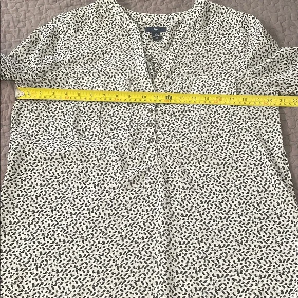 GAP Black and Cream Patterned Blouse short OR long sleeve - Picture 5 of 13